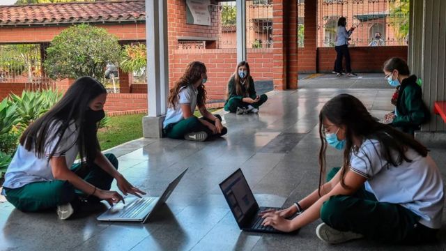 Crianças na escola