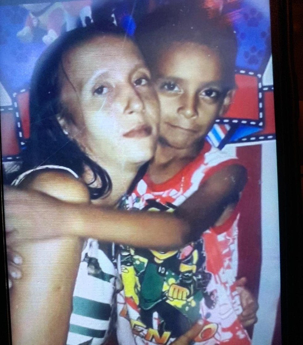 Mãe e filho foram encontrados mortos dentro de loteamento em Porto Velho. — Foto: Arquivo pessoal