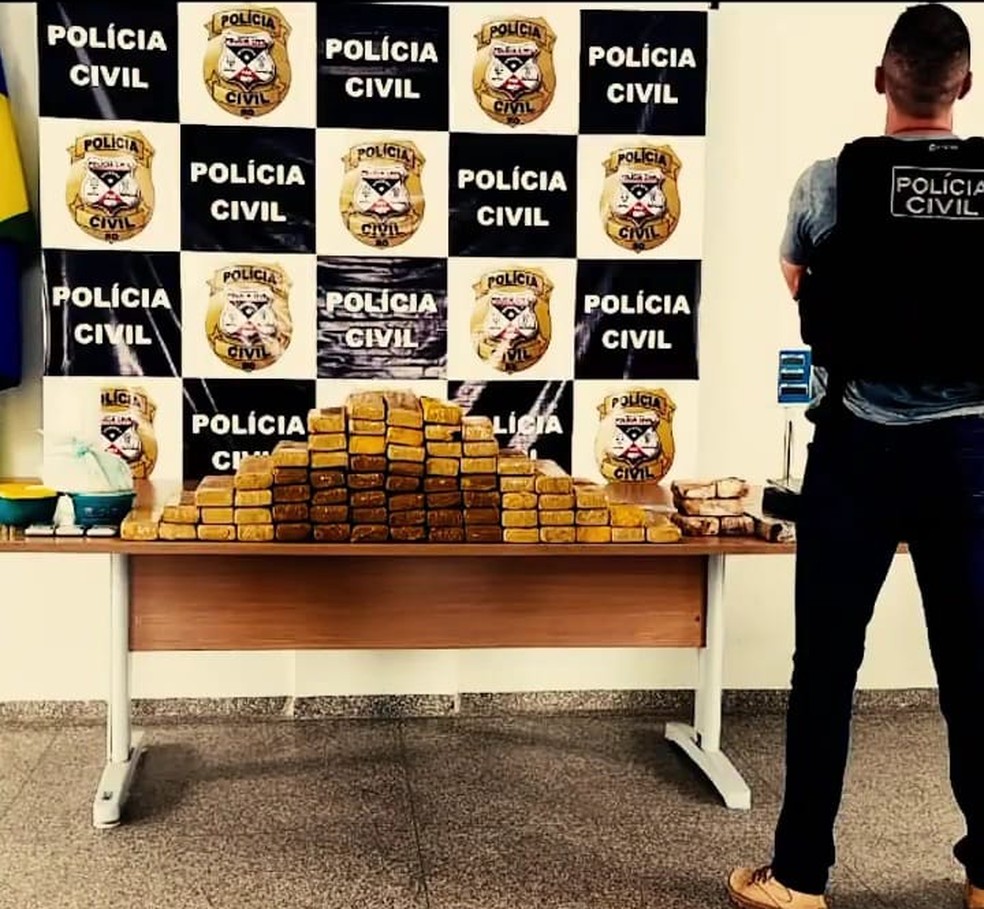 Ao todo, polícia apreendeu 60 quilos só de maconha — Foto: PC-RO/Reprodução